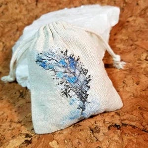 Crow feather,spell bag,3x3,drawstring, bag,pouch,medicine bag,grisgris bag,wiccan pagan altar,apothecary,crystal,storage,cotton,handpainted