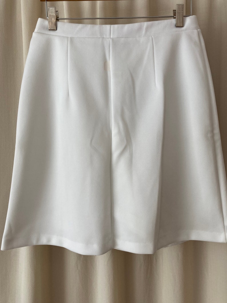 1980s Vintage Rrrruss Preppy White 100/% Polyester Button Skort Brand New