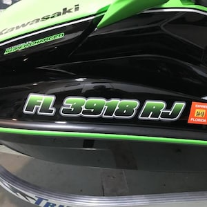 Bootregistratienummerstickers, minimaal 3 inch hoog. Verkocht als een paar Goed voor alle boten, jetski's, goedgekeurd door de kustwacht. Geen verzendkosten!