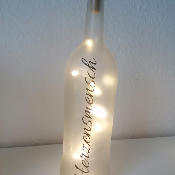 Herzensmensch / Leuchtflasche incl. Lichterkette mit Spruch in Milchglasoptik / Valentinstag / Liebe / Geschenk