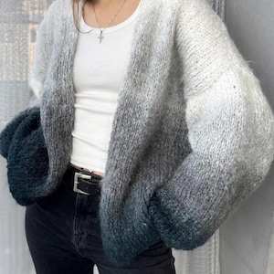 Schwarz-weiß gestreifte Mohair-Strickjacke