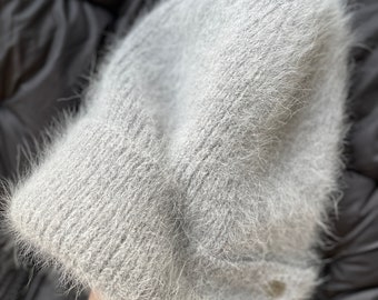 Dames wintermuts, handgebreid, grijs, wintermuts voor dames, muts van angorawol, zeer zachte muts, oversized damesmuts, slouchy, pluizige muts.