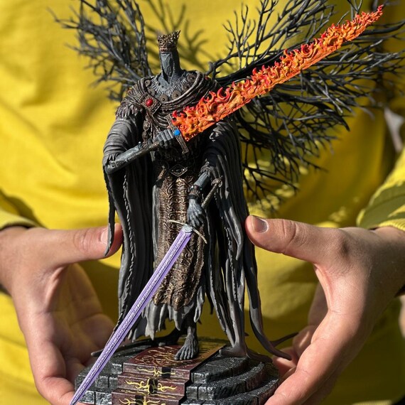 A brooding, hand-painted Pontiff Sulyvahn statue that captures Dark Souls' oppressive dark-fantasy aesthetic at a level that rivals official collectibles.