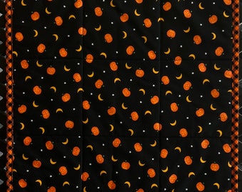 Halloween Table Topper/Runner, Handmade Halloween Table Topper/Runner, Halloween Pumpkin Table Runner