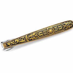Elegante pasador de corbata de damasco en oro amarillo de 24 quilates para hombre: incrustación de acero español
