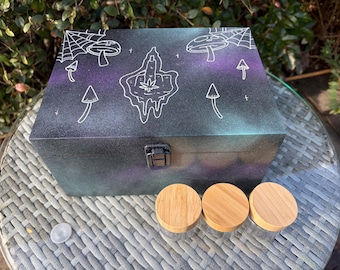 Caja de madera pintada a mano con bandeja para liar: Diseño gótico del tercer ojo