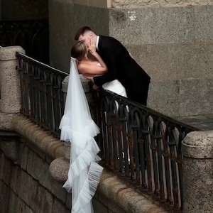 A luxurious veil with ruffles Detail bridal Veil Unique Wedding Veil Cathedral Veil Bridal Wedding Veil Fringe tassel veil With Ruffles