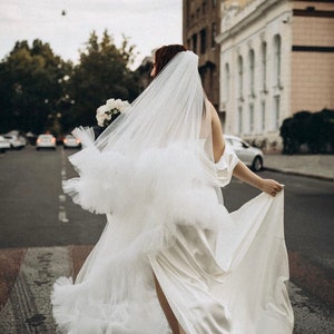 A luxurious veil with ruffles Detail bridal Veil Unique Wedding Veil Cathedral Veil Bridal Wedding Chapel Veil Fringe veil With Ruffles