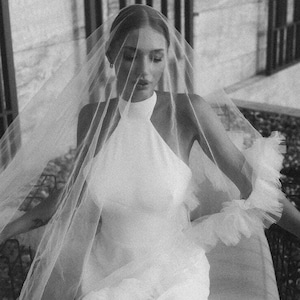 A luxurious veil with ruffles Detail bridal Veil Unique Wedding Veil Cathedral Veil Bridal Wedding Veil Fringe tassel veil With Ruffles