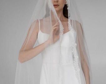 Velo de novia de encaje de una sola capa, velo de novia de tul suave con borde de encaje Chantilly, velo de encaje minimalista, largo personalizado, estilo catedral o capilla.