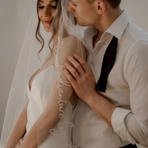 Véu de casamento personalizado bordado à mão – personalize com seus nomes e data do casamento, inscrição individual bordada no véu de casamento