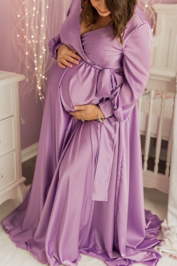 Lilac maternity dress for photoshoot 