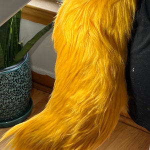27. Goldener Kunstpelz Wolfsschwanz