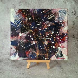 Mini pintura abstrata inspirada na música "Touch Too Much" do AC/DC, acrílico expressivo sobre papelão, pequena obra de arte moderna e ousada, única