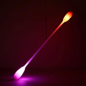 Leviwand LED recargable Lumi / Leviwand iluminado programable para rendimiento