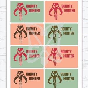 Puede incluir: Ocho pegatinas cuadradas imprimibles con fondo verde y melocot&oacute;n. Cada pegatina presenta un s&iacute;mbolo mandaloriano rojo o marr&oacute;n con el texto "BOUNTY HUNTER" en rojo.