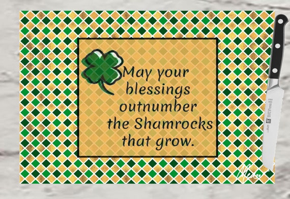 St Patricks Day Shamrock gift ideas cutting board.  Good luck charm gift ideas to Use as a serving tray, cheese board and charcuterie board