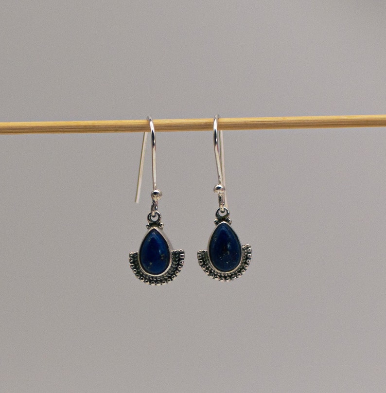 Boucles d'oreilles pendantes en filigrane avec lapis-lazuli image 3