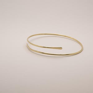 Smooth upper arm cuff made of silver or brass – handmade, original gift idea – Upper Arm Cuff