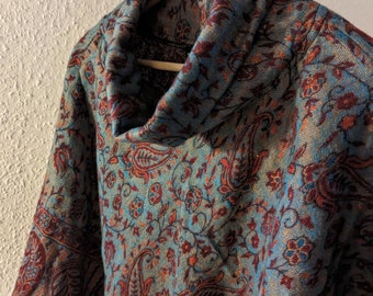 Warmer Poncho mit Paisleymuster, türkis / rot