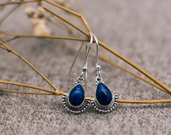 Boucles d'oreilles pendantes en filigrane avec lapis-lazuli