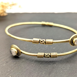 Oberarmreif „ATHEA“ in Gold mit Edelstein | Verstellbare Armspange mit Mondstein, Amethyst oder Granat