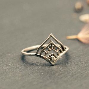Filigree silver ring