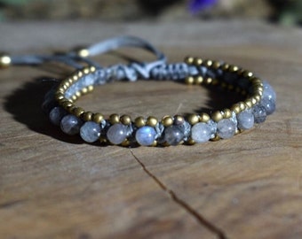 Macrame bracelet with gray agate