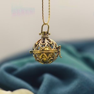 Angel caller MIRA made of brass, with necklace, maternity necklace