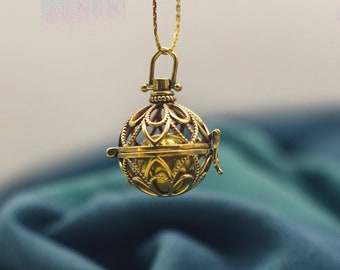 Angel caller MIRA made of brass, with necklace, maternity necklace