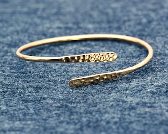 Unique "ZOE" bangle with a hammered surface, in 925 silver or brass | Adjustable boho bangle for women