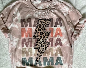 Mama Bleached Shirt Mama Stacked Leopard Lightning Bolt Graphic Tee Syratvättad Mamma-t-shirt