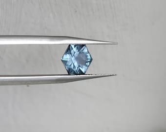 2.0 Carat Montana Sapphire/ Natural / 6.9 mm