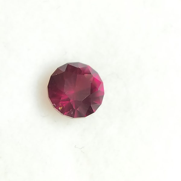 Idaho garnet / .71 ct / 5mm