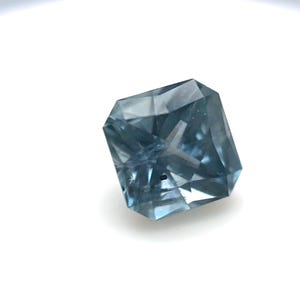 2.77 ct Montana sapphire natural 8.7 mm