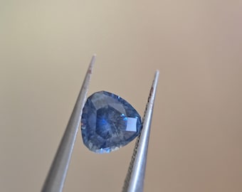 Montana sapphire / heated / 1 ct