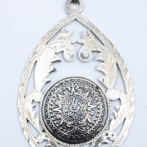 Vintage Sterling Silber ovaler mexikanischer Anhänger mit durchbrochenem aztekischem Sonnengott Inspiration