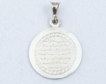 Vintage Sterling Silver Round Pendant With Verse of the Throne in Arabic!