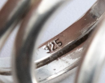Vintage Sterling Silver Abstract Twisted Wire Ring in Leafy