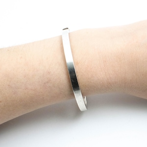 Vintage Sterling Silver Minimalist Squared Edge Hinged Bangle! [Size 7.25&quot;]