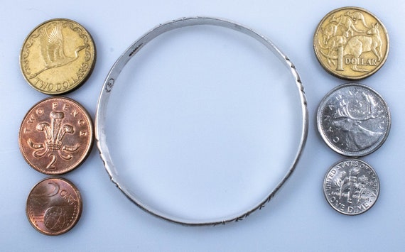 Vintage Sterling Silver Solid Bangle With Etched … - image 3