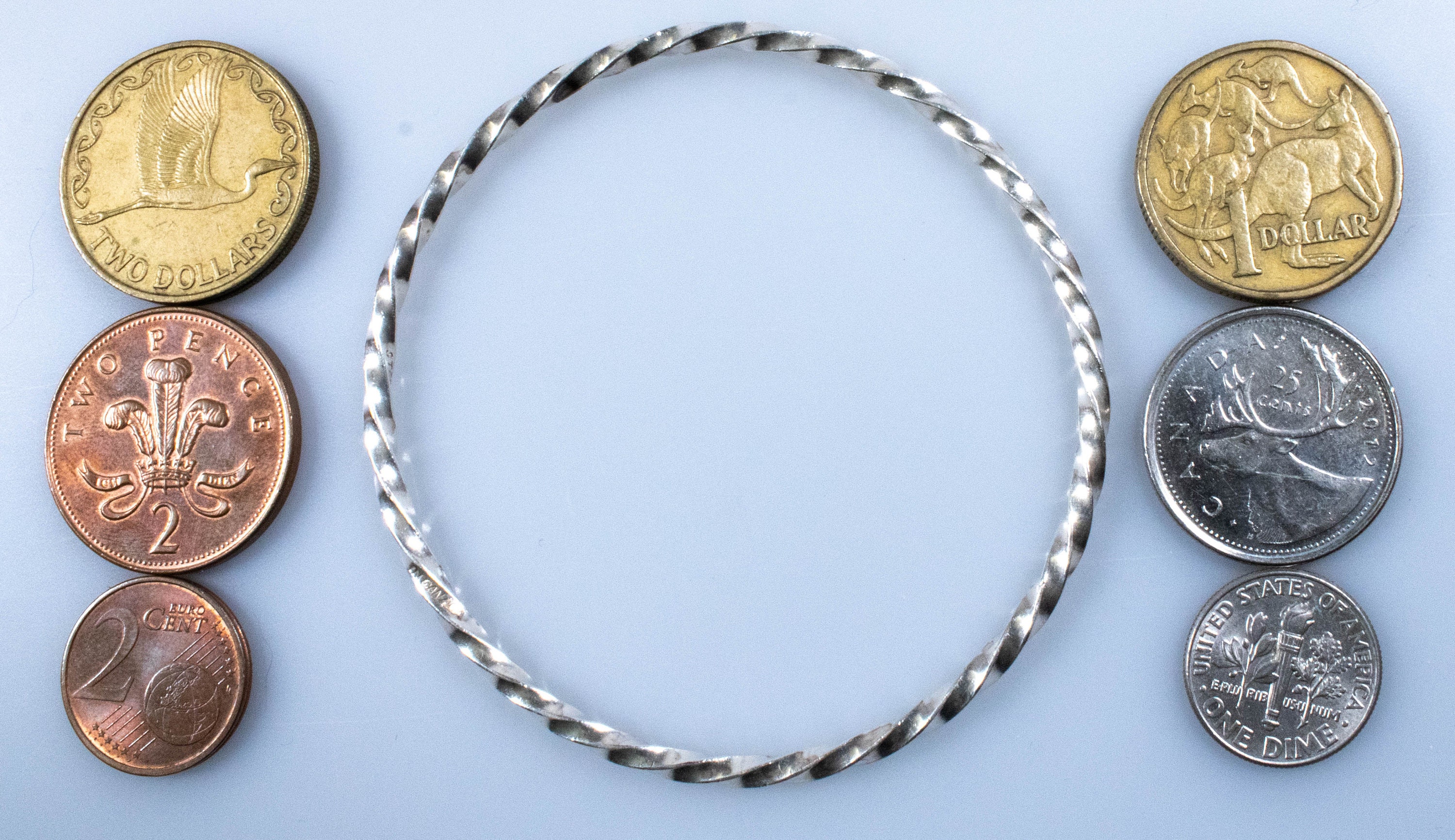 ヴィンテージ！ Sterling Silver Twisted バングル 925 Sterling Silver Vintage Dark Tone Twist Tapered Band