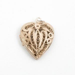 Vintage Sterling Silver Filigree Heart Locket Pendant!