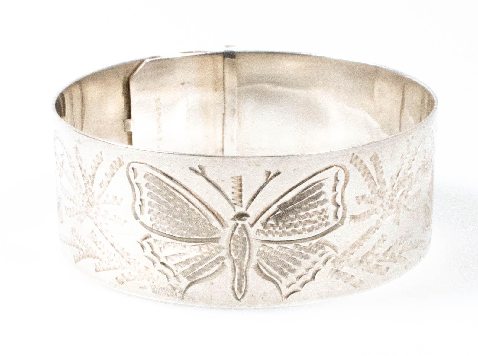 ヴィンテージ スターリング シルバーの素敵なバタフライ バングル