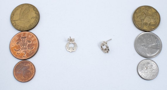 Vintage Sterling Silver Stud Claddagh Earrings! - image 4