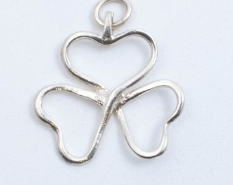 Vintage Sterling Silver Very Light 3 Intertwined hearts Pendant!