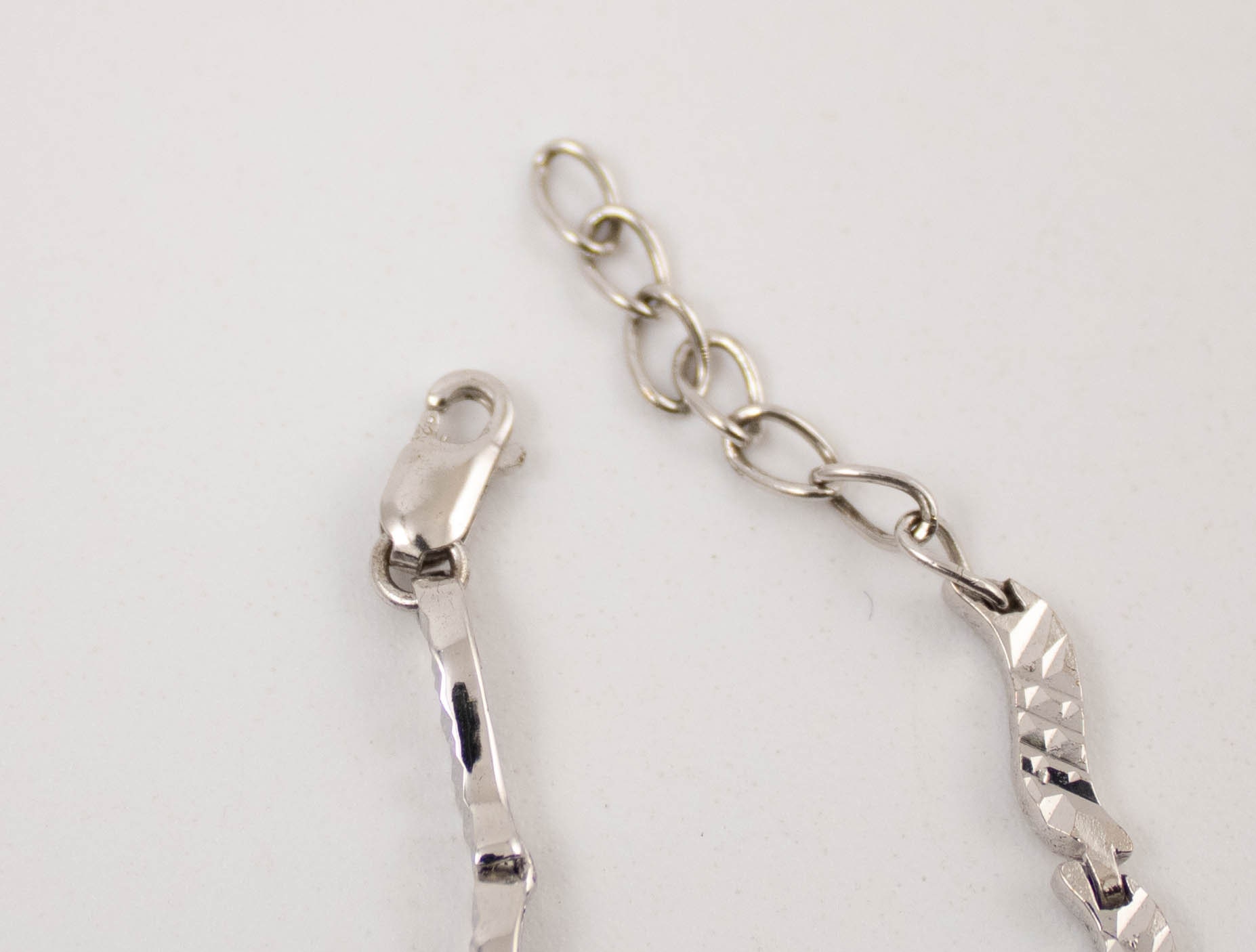 Sterling Silver Vintage Etched Wavy Links With 3 Round Cut