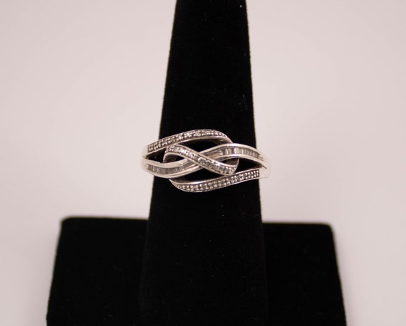 Sterling Silver Vintage Twisted Ring With Stones and Crystal