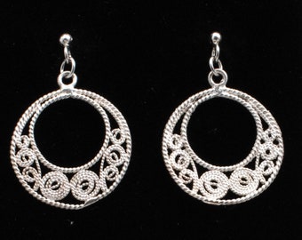 Vintage Sterling Silver Twisted Wire Dangle Earrings In A Circle With Swirls!