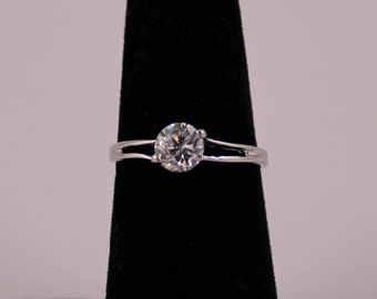 Sterling Silver Vintage Diamond (CZ) Engagement Style Ring [Size 6.5 US]